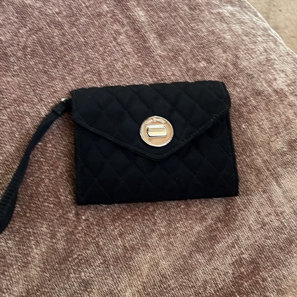 Vera Bradley Your Turn Lock Black Quilted Wristlet Wallet - Picture 1 of 7